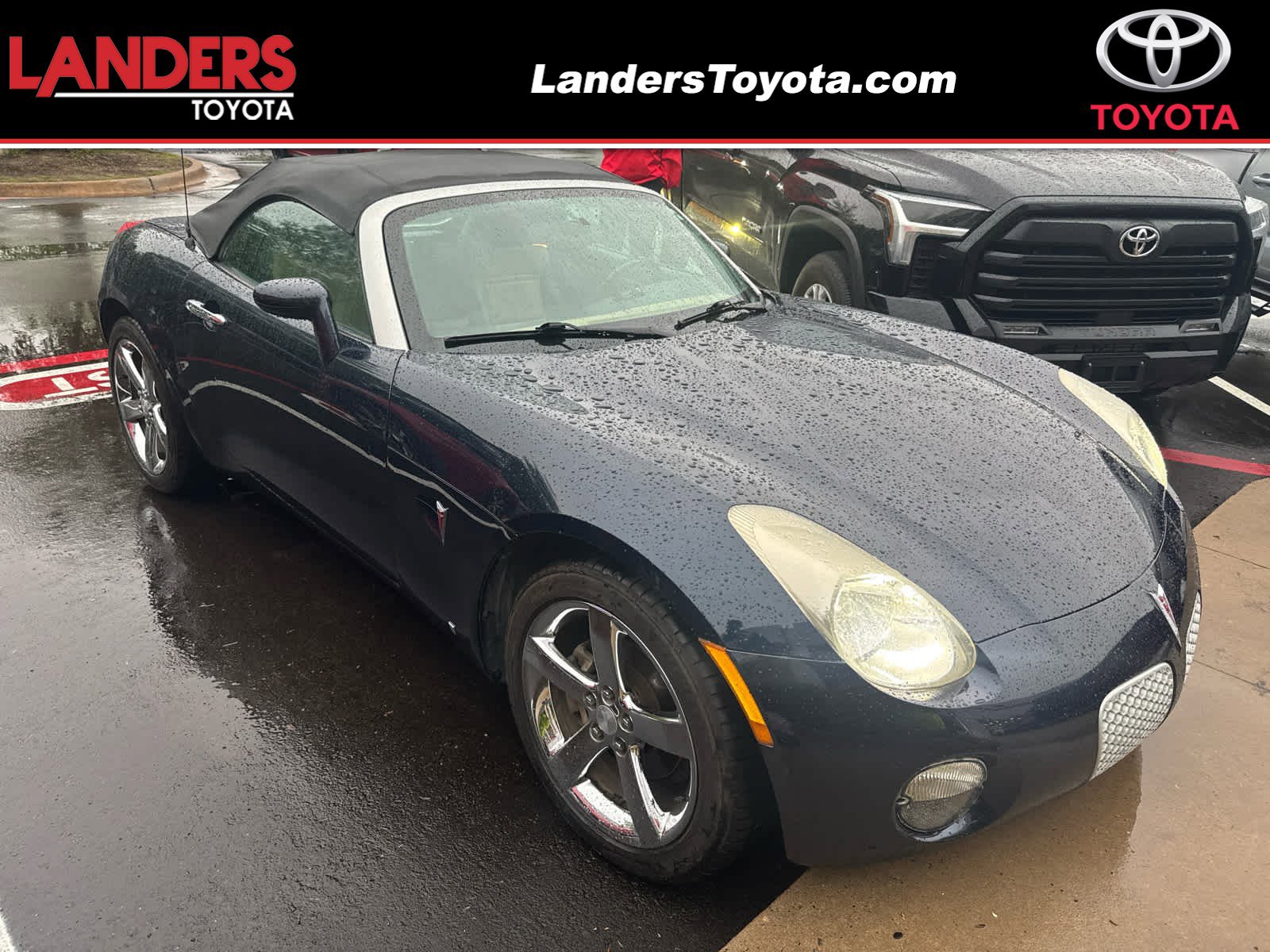 Used 2007 Pontiac Solstice Convertible w/ Premium Package RWD image 1