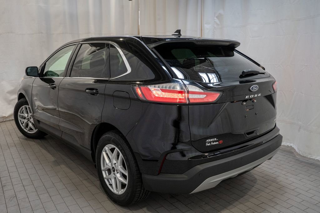 Used 2024 Ford Edge SEL image 3