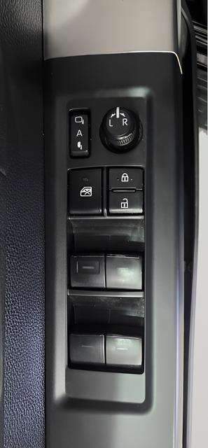 Used 2023 Toyota Sequoia Limited AWD/4WD image 9