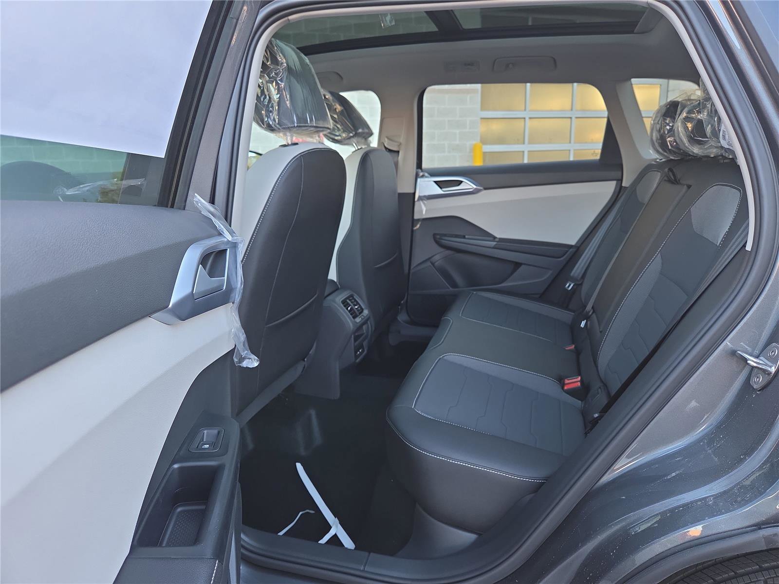 New 2026 Volkswagen Taos SE AWD/4WD image 21