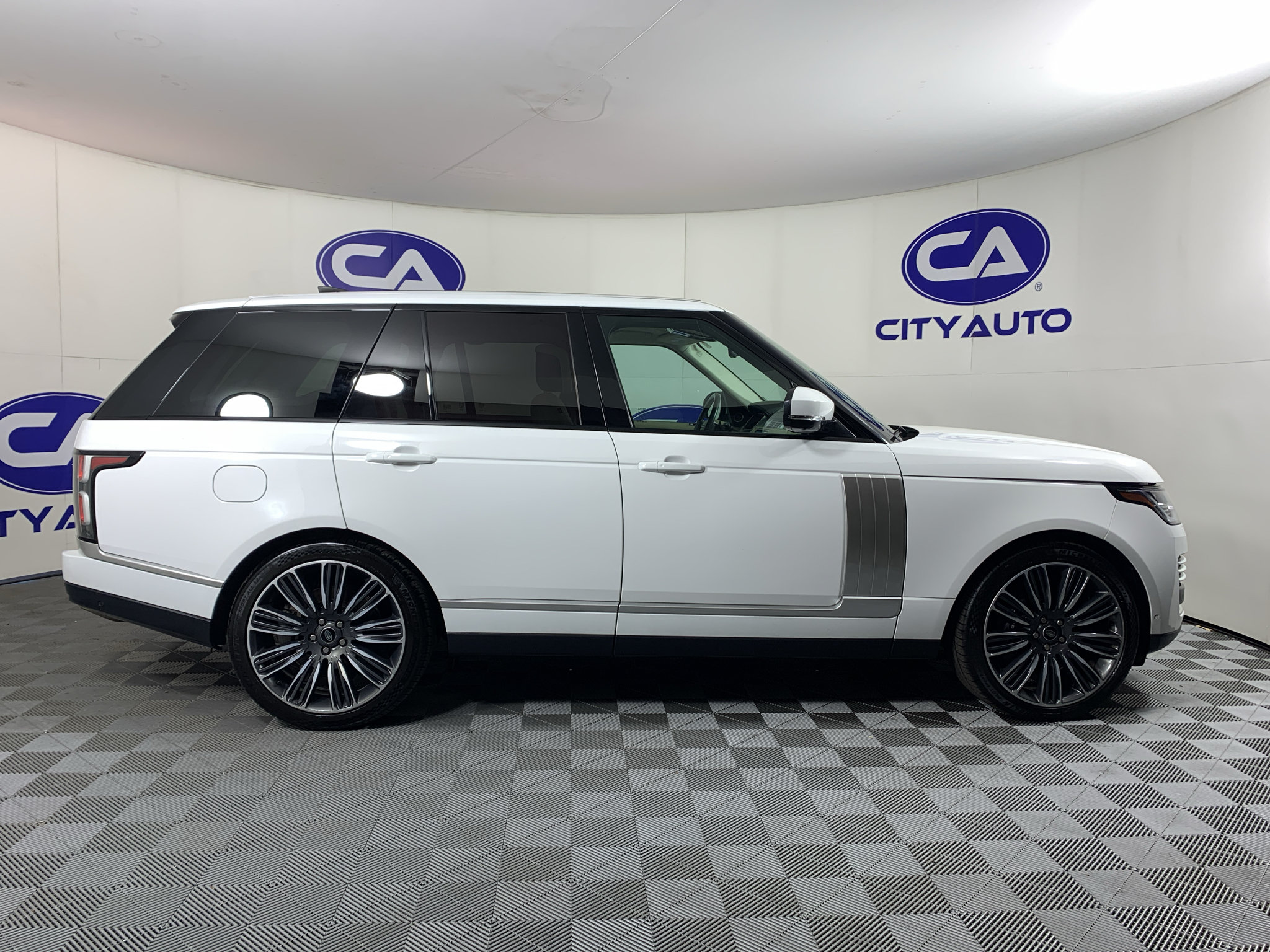 Used 2021 Land Rover Range Rover Westminster Edition AWD/4WD image 2