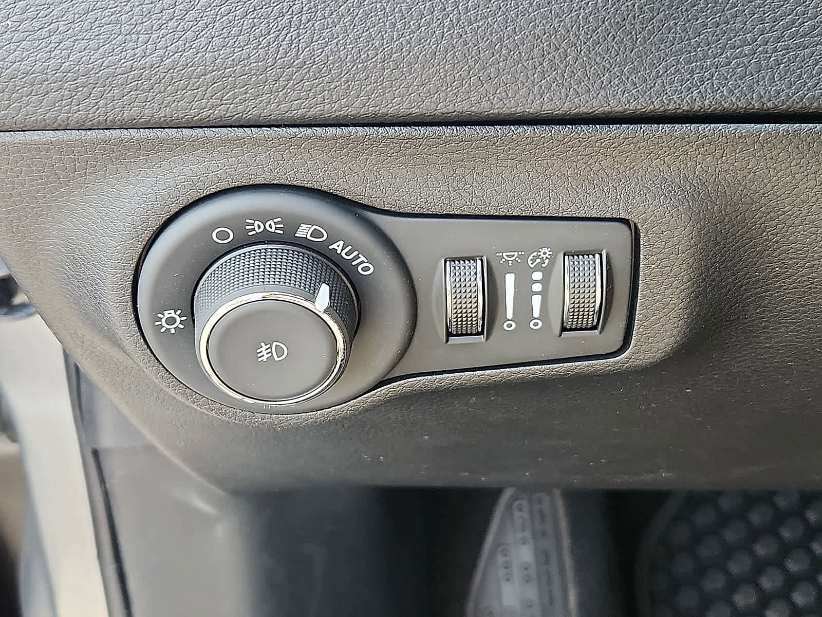 Used 2019 Jeep Compass Latitude w/ Popular Equipment Group image 24