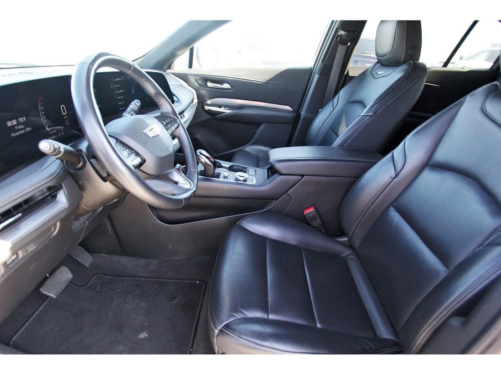 Used 2024 Cadillac XT4 Premium Luxury image 6