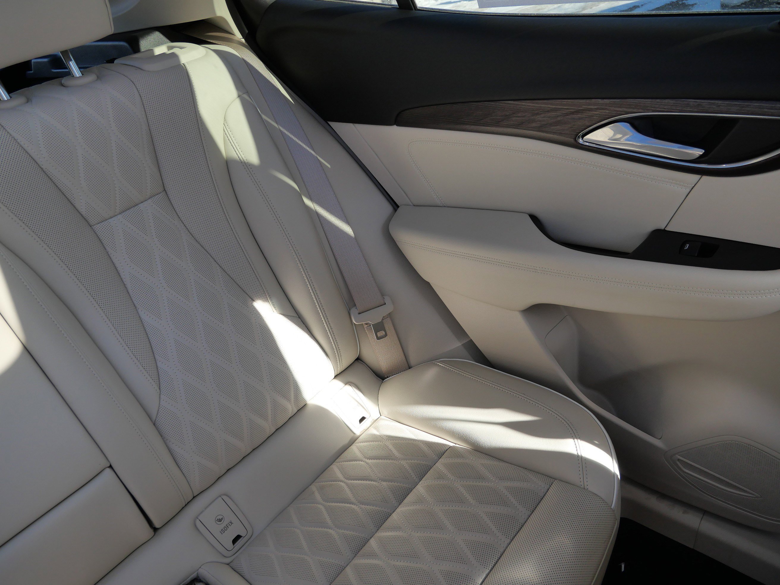 Used 2023 Buick Envision Avenir image 14