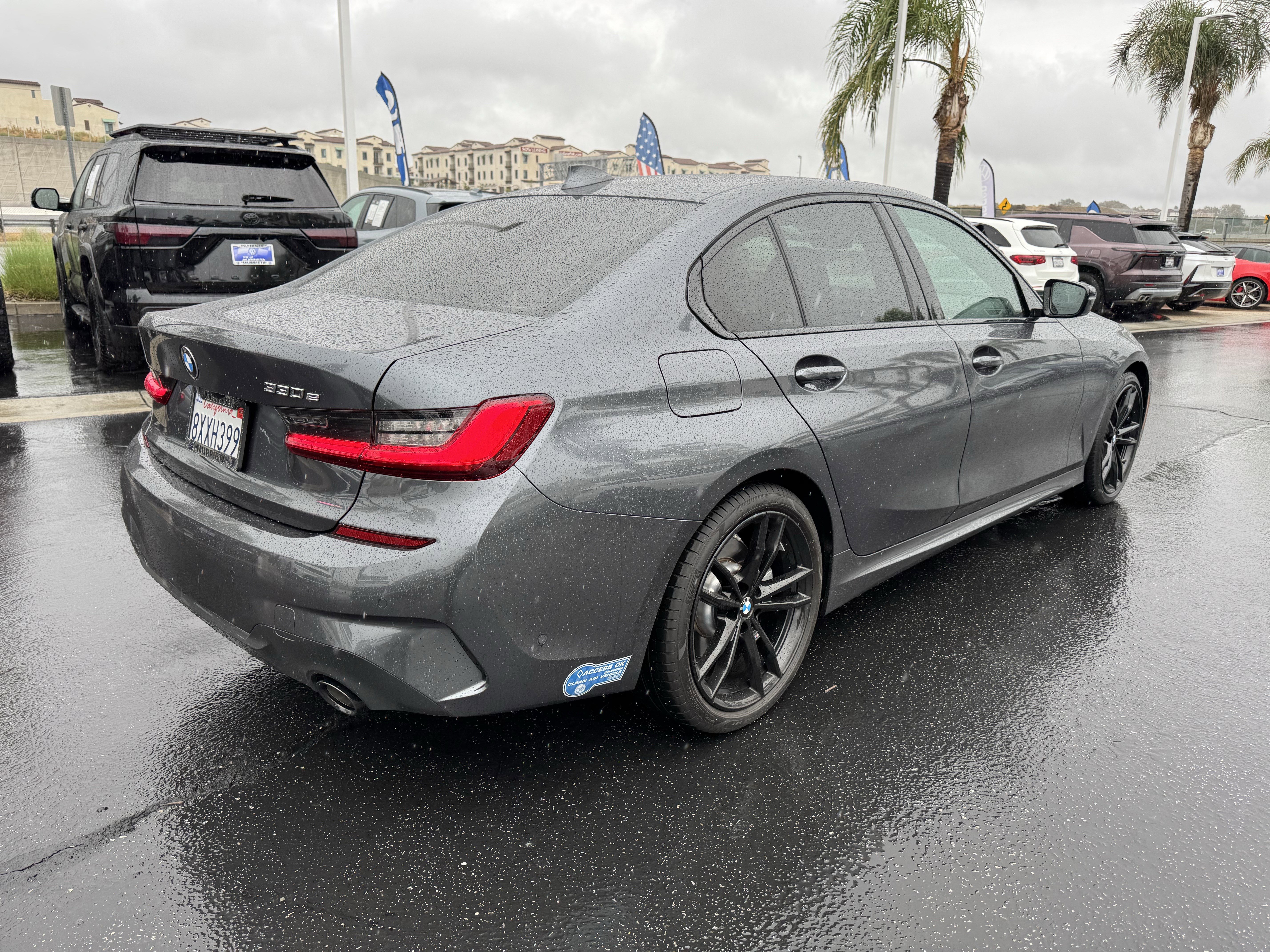 Used 2021 BMW 330e w/ M Sport Package image 10