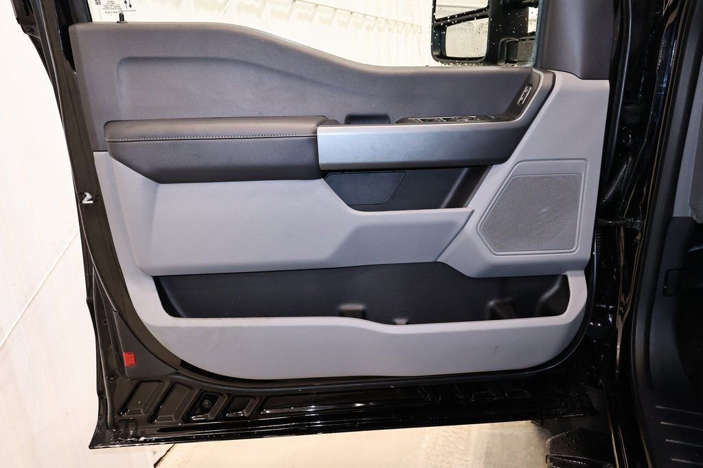 New 2026 Ford F550 4x4 Supercab Super Duty w/ XLT Value Package image 9