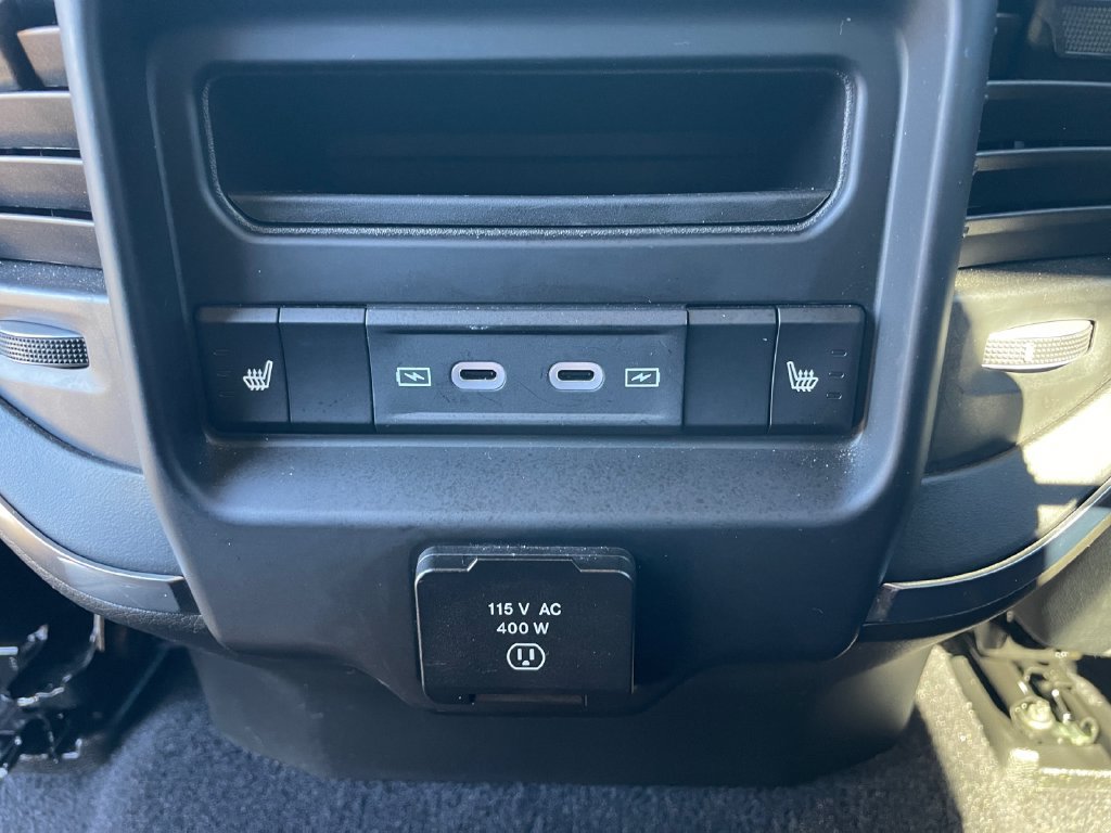 Used 2026 RAM 1500 Laramie AWD/4WD image 34