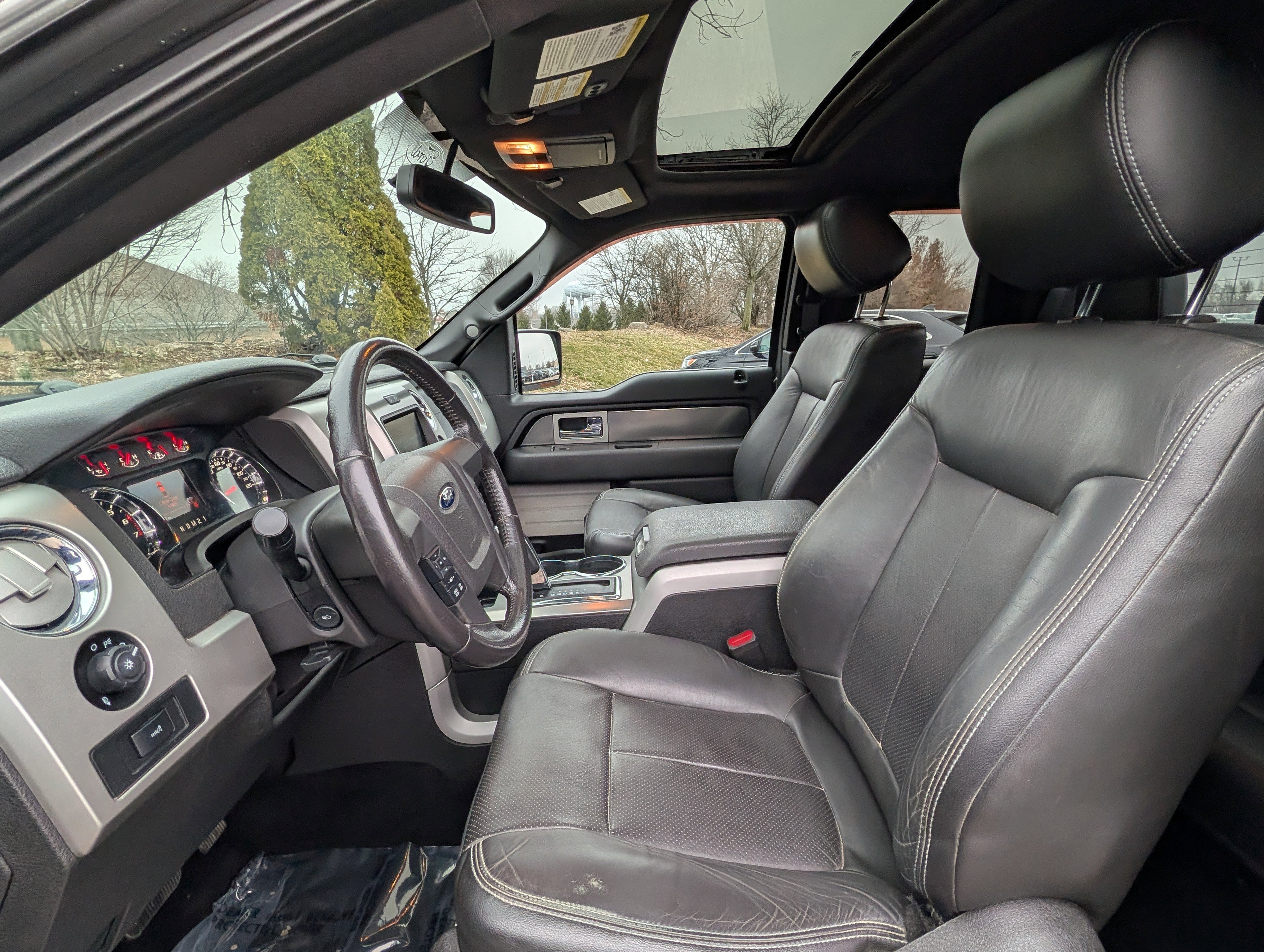 Used 2014 Ford F150 FX4 w/ Equipment Group 402A Luxury AWD/4WD image 11