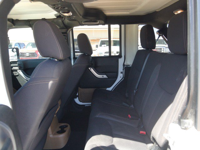 Used 2014 Jeep Wrangler Unlimited Sahara w/ Connectivity Group AWD/4WD image 25