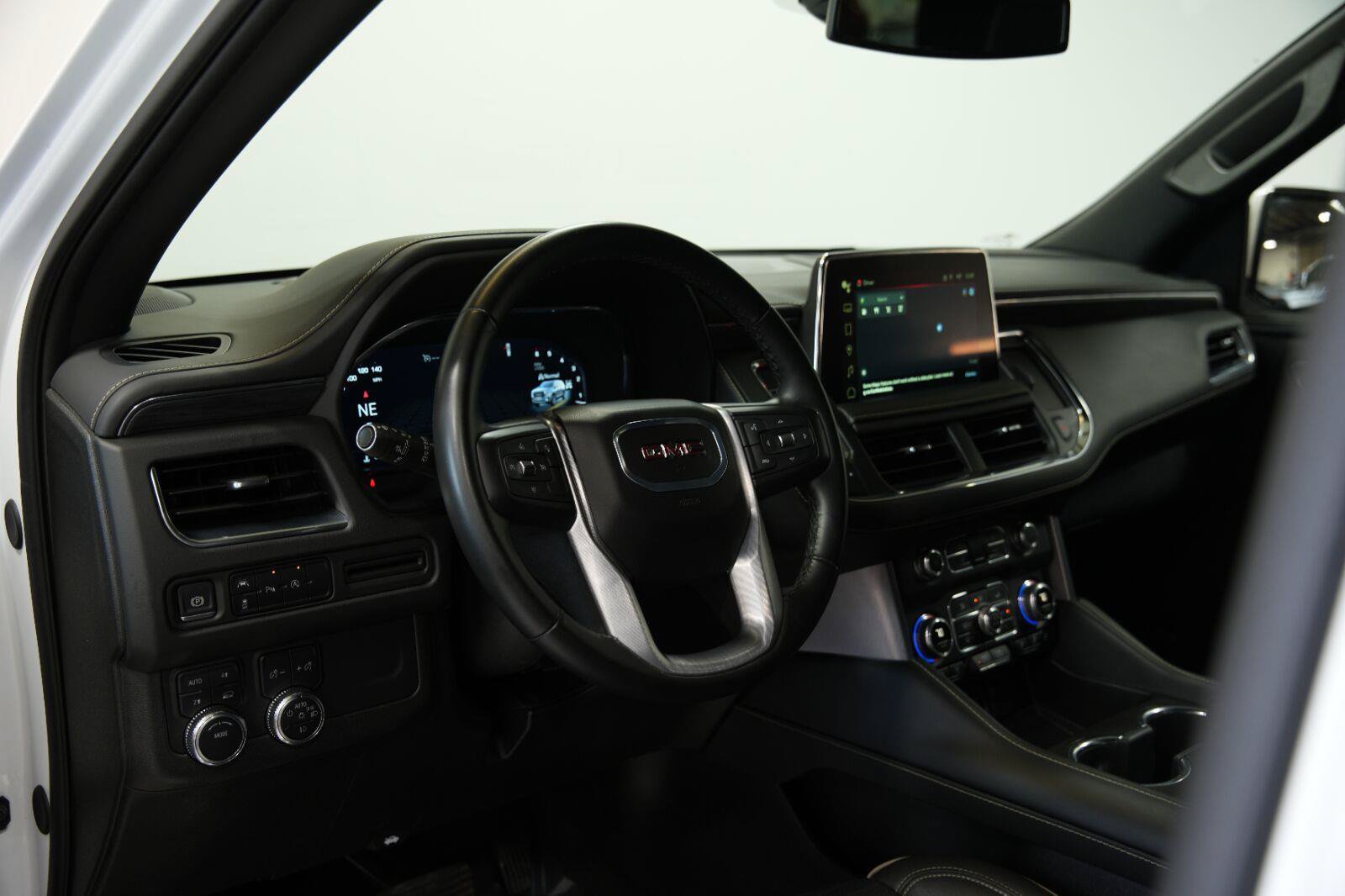 Certified 2024 GMC Yukon SLT AWD/4WD image 39