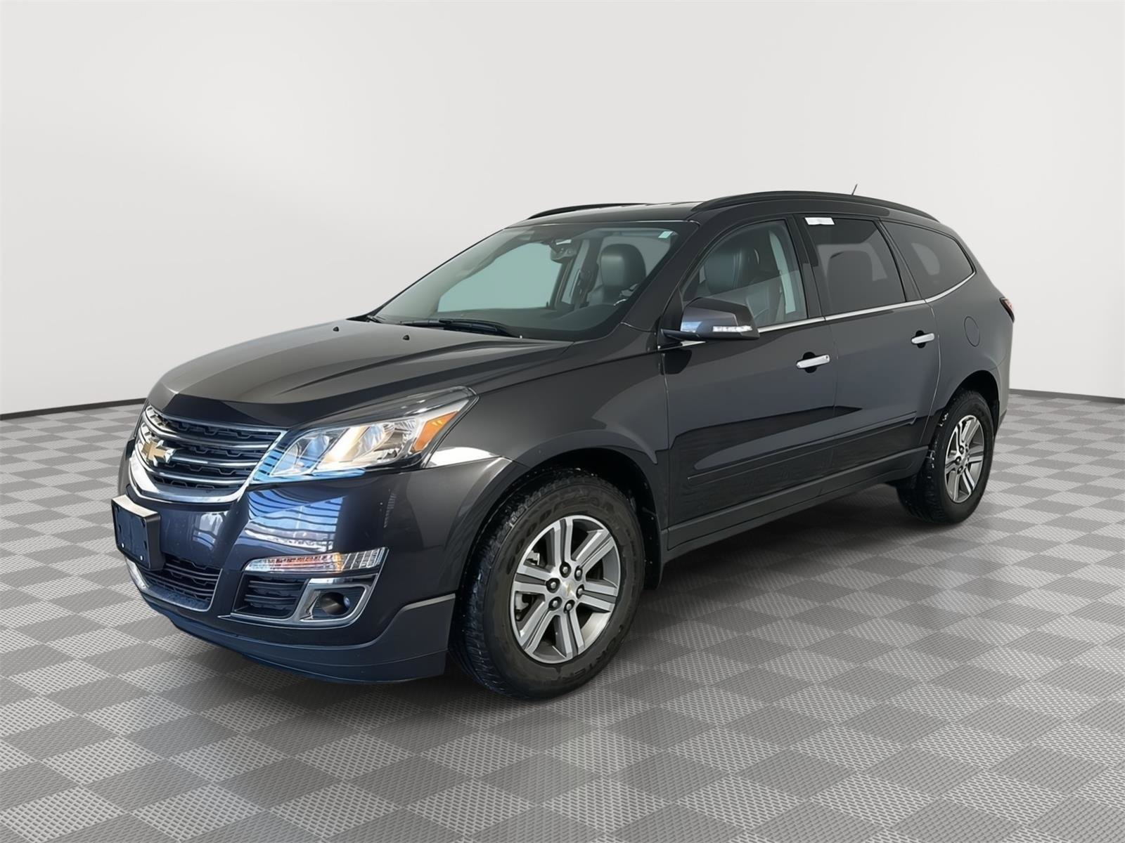 Used 2015 Chevrolet Traverse LT image 3