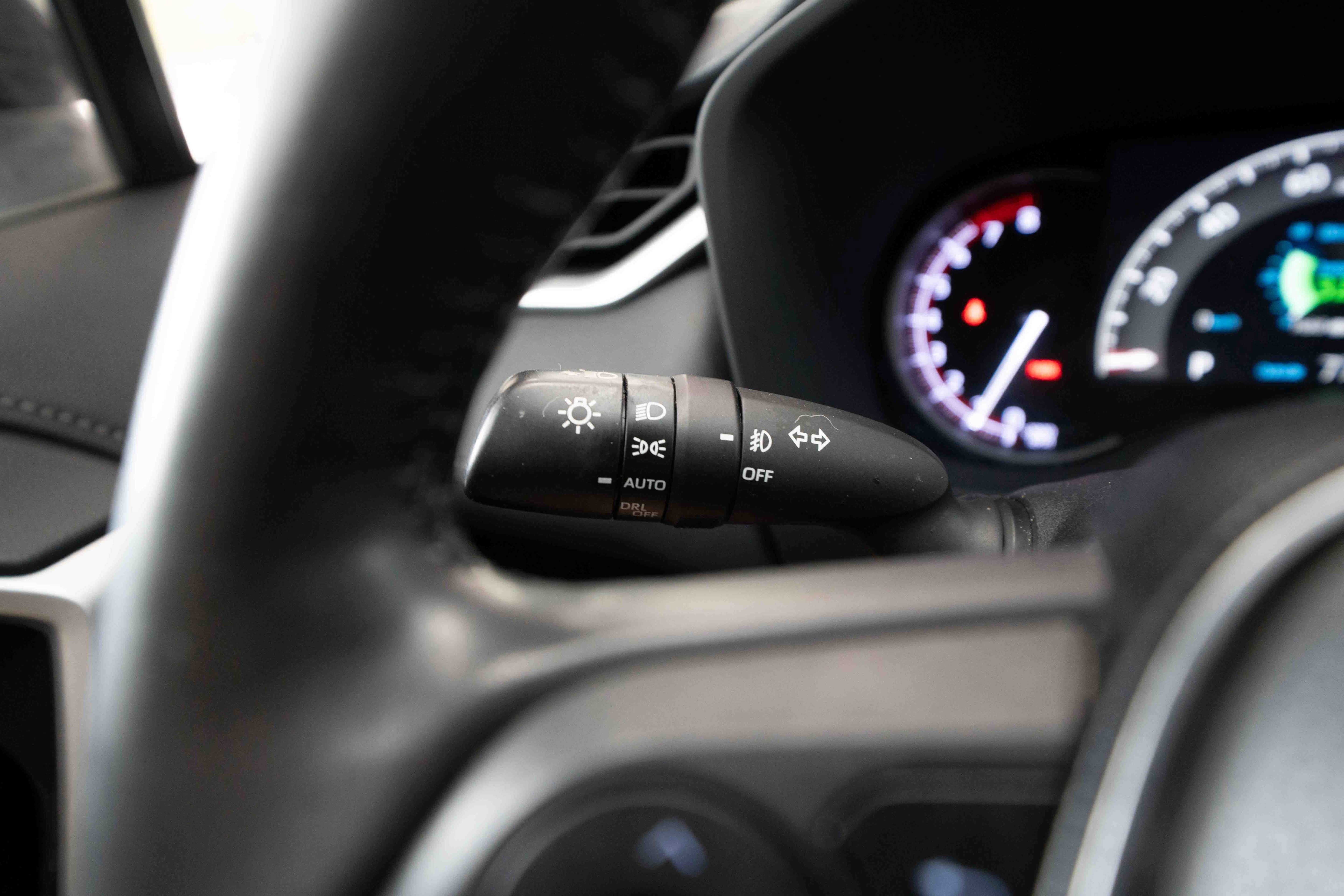 Used 2020 Toyota RAV4 Limited AWD/4WD image 13