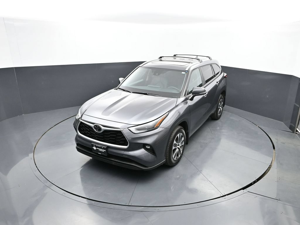 Used 2023 Toyota Highlander XLE AWD/4WD image 41