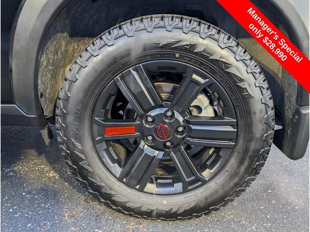 Certified 2025 Nissan Rogue SV image 25