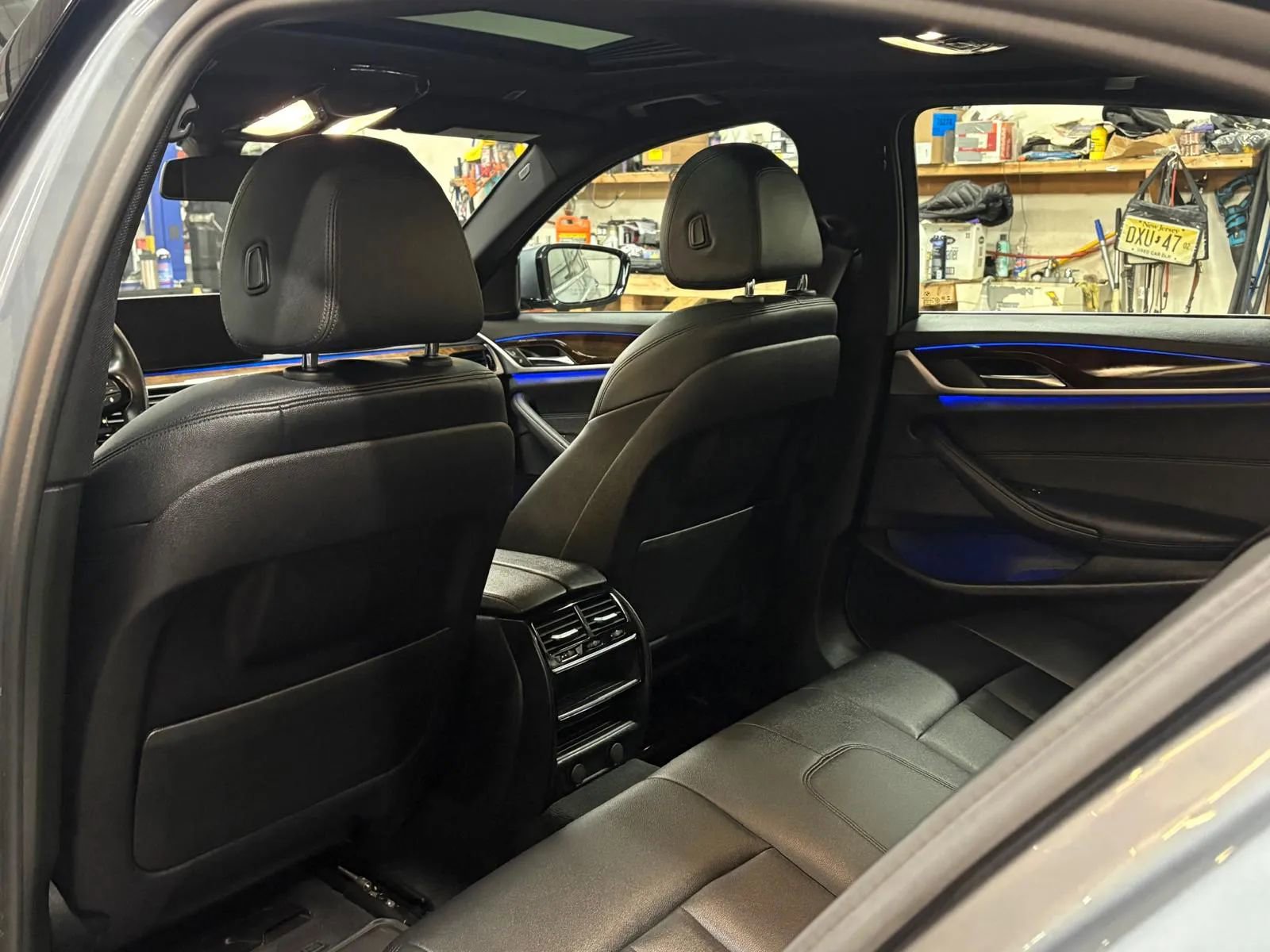 Used 2019 BMW 530e xDrive w/ Convenience Package image 25