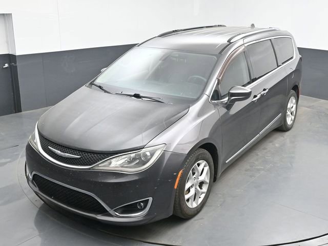 Used 2017 Chrysler Pacifica Touring-L Plus w/ Tire & Wheel Group FWD image 15