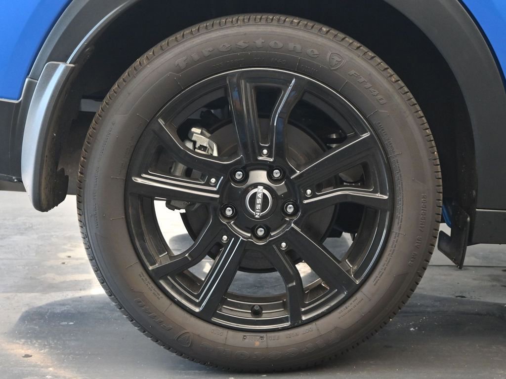 Used 2023 Nissan Kicks SR image 9