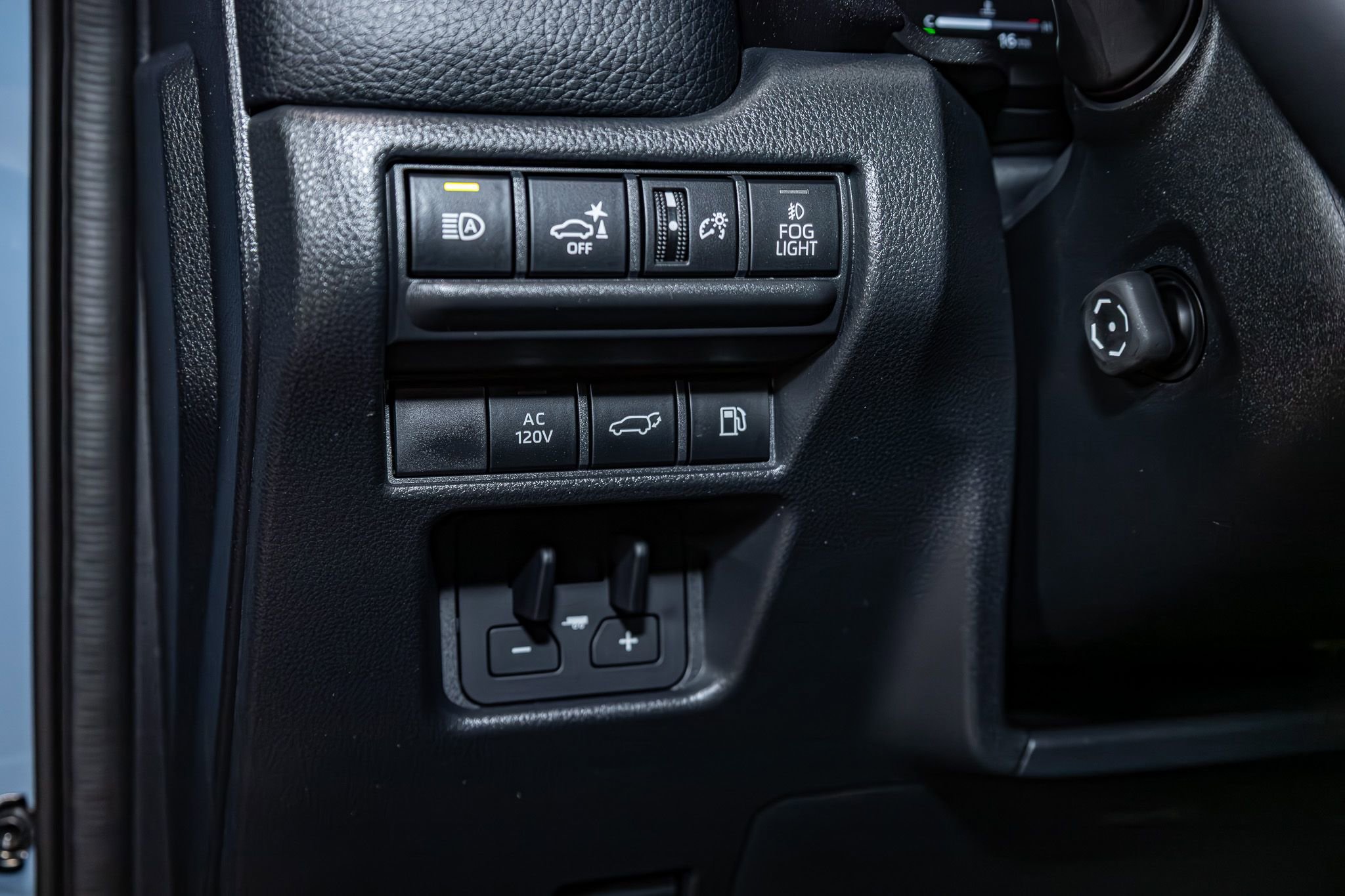 Used 2026 Toyota Land Cruiser w/ Premium Package image 17