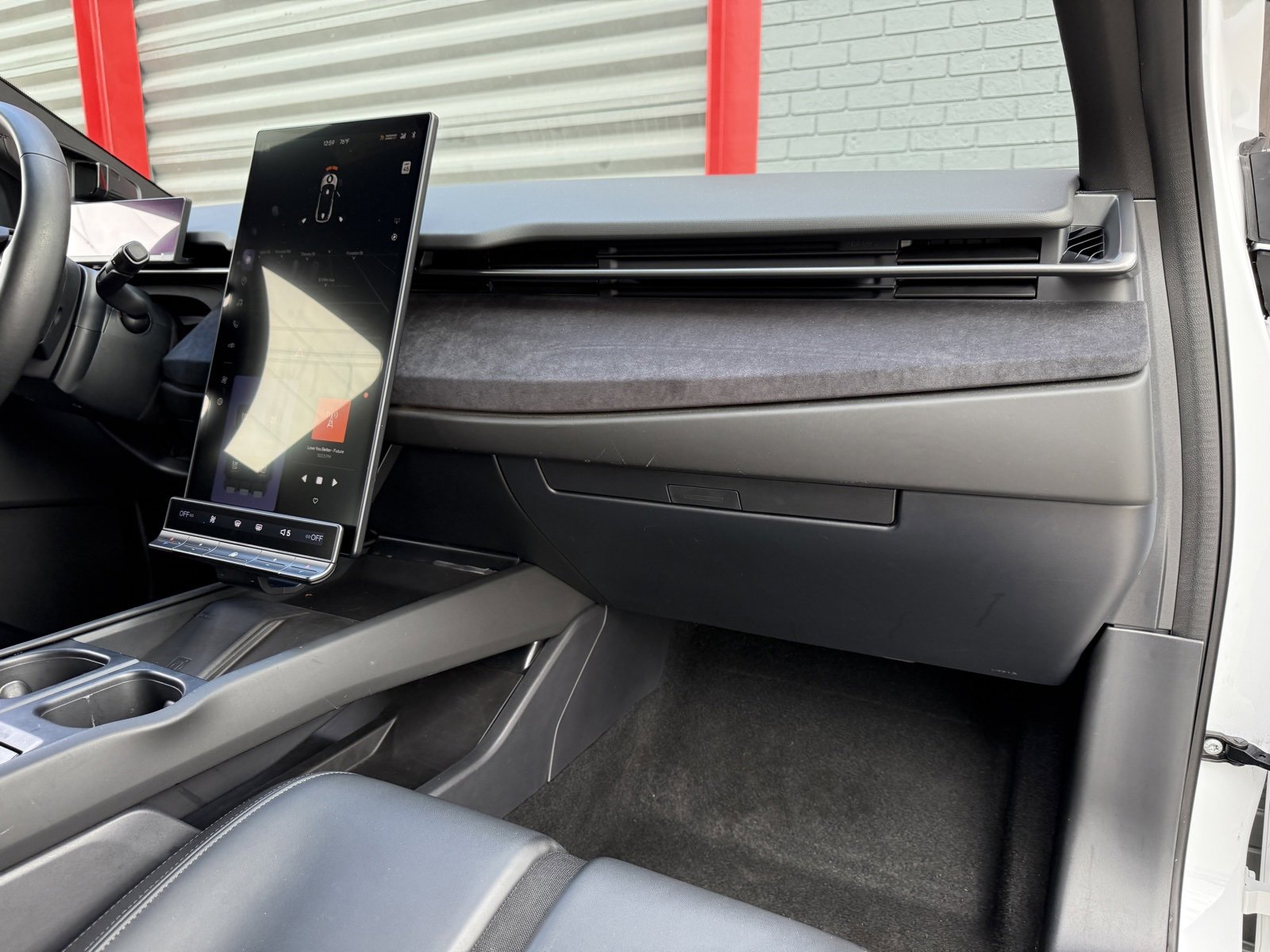 Used 2023 Fisker Ocean Extreme image 16