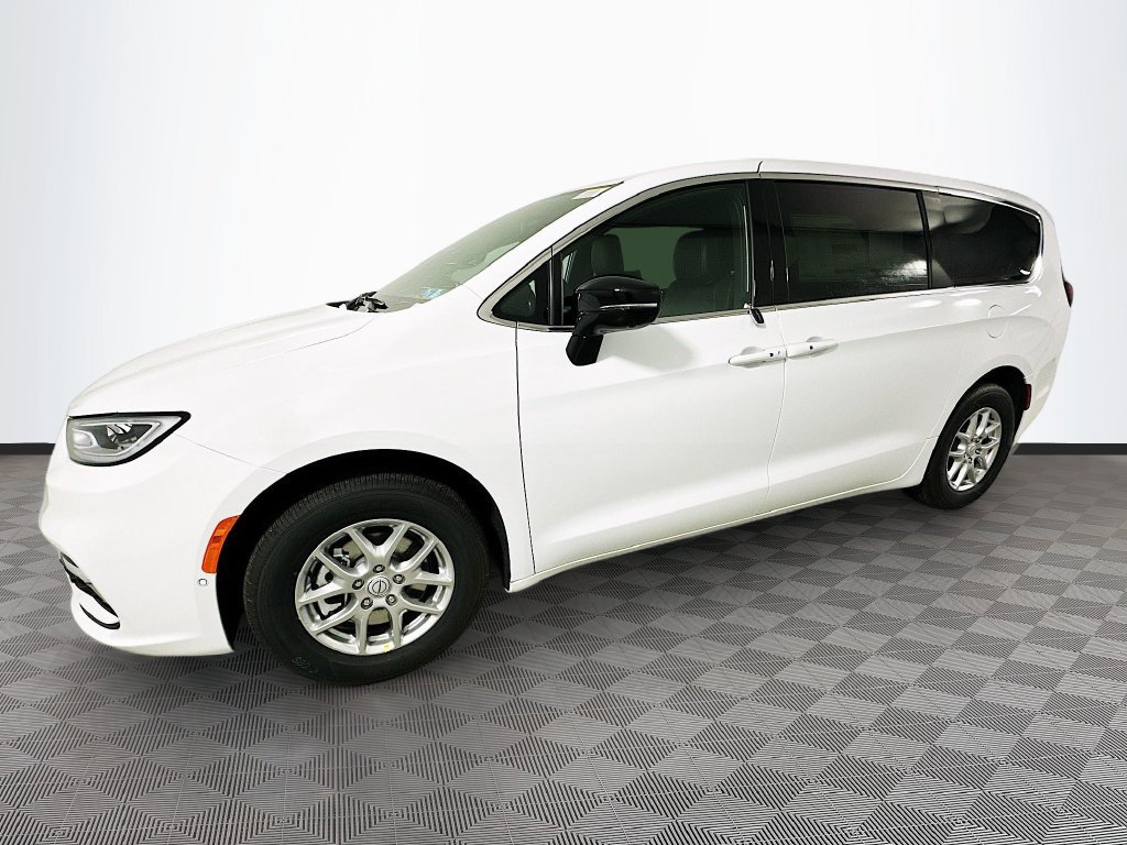 New 2026 Chrysler Pacifica Select FWD image 21