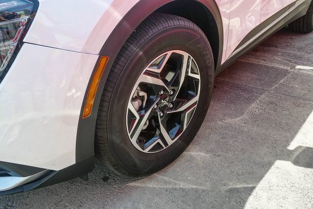 Certified 2024 Kia Sportage LX image 8