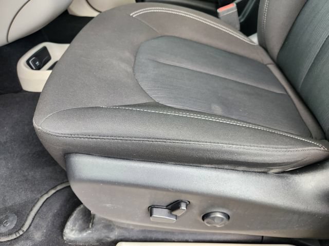 Used 2023 Chrysler Voyager LX FWD image 19