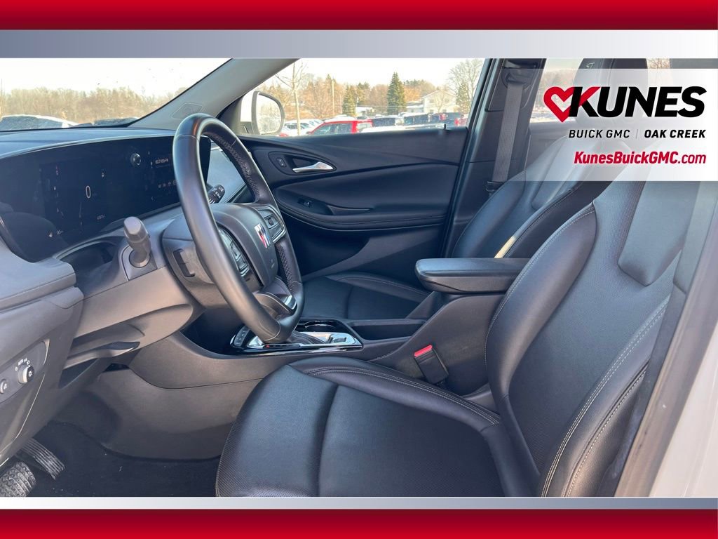 Used 2024 Buick Encore GX Sport Touring image 15