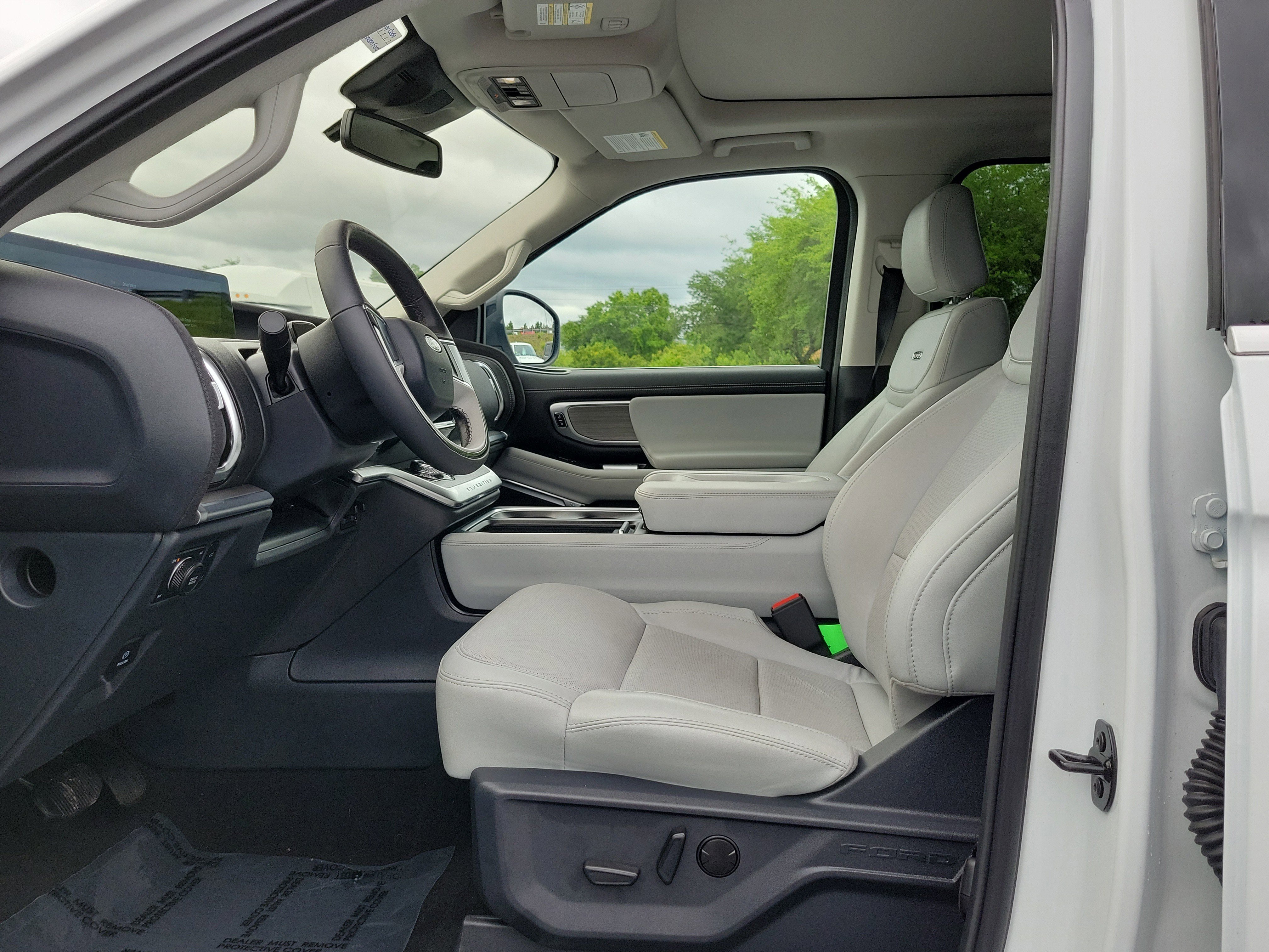Certified 2025 Ford Expedition Platinum image 22