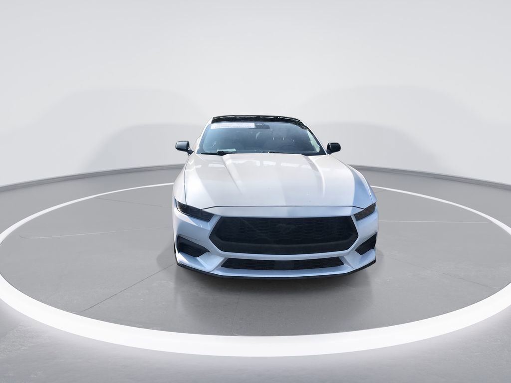 Used 2024 Ford Mustang Coupe RWD image 3