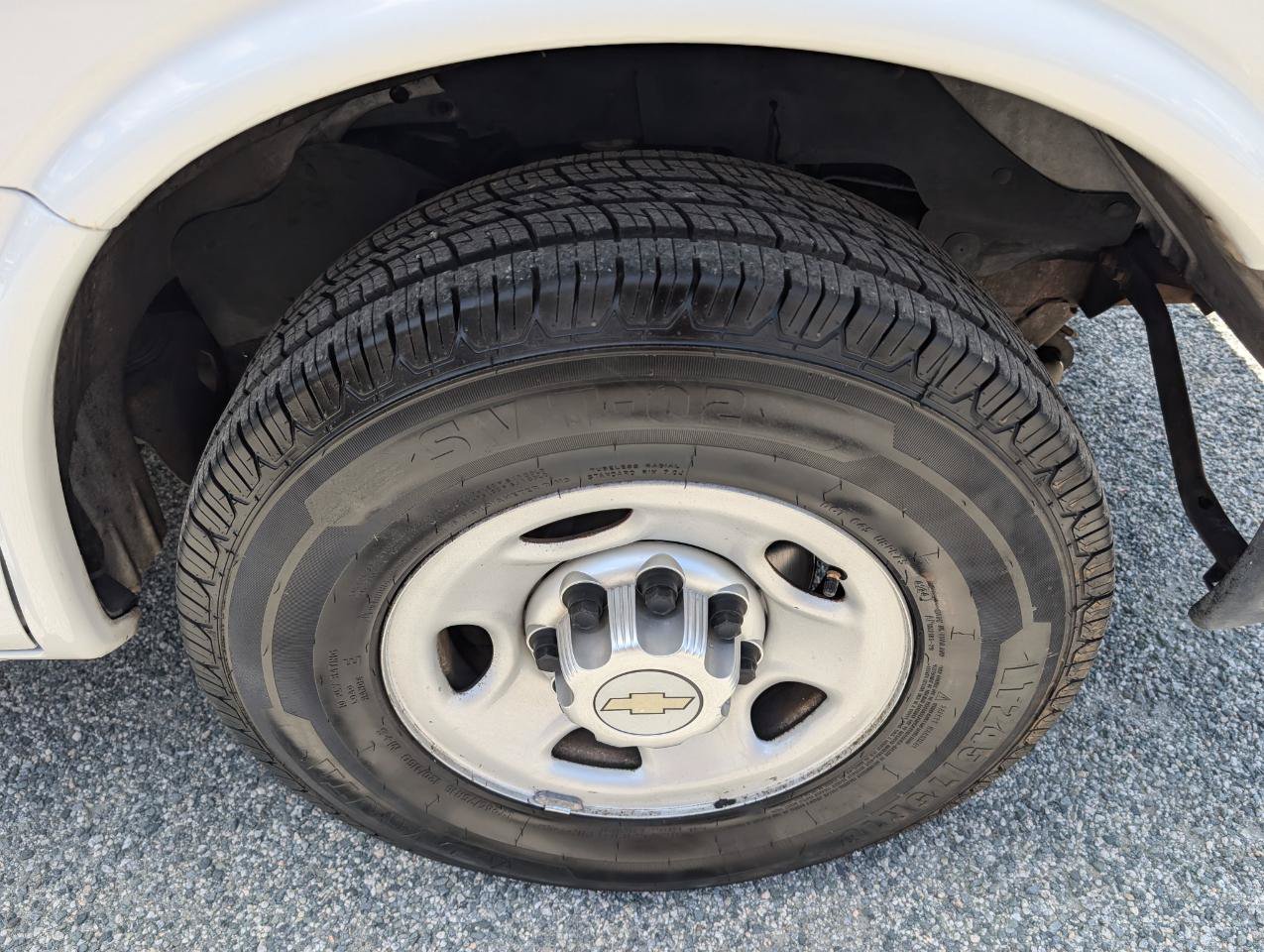 Used 2011 Chevrolet Express 2500 LS RWD image 4