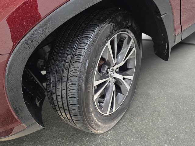 Used 2019 Toyota Highlander LE AWD/4WD image 29