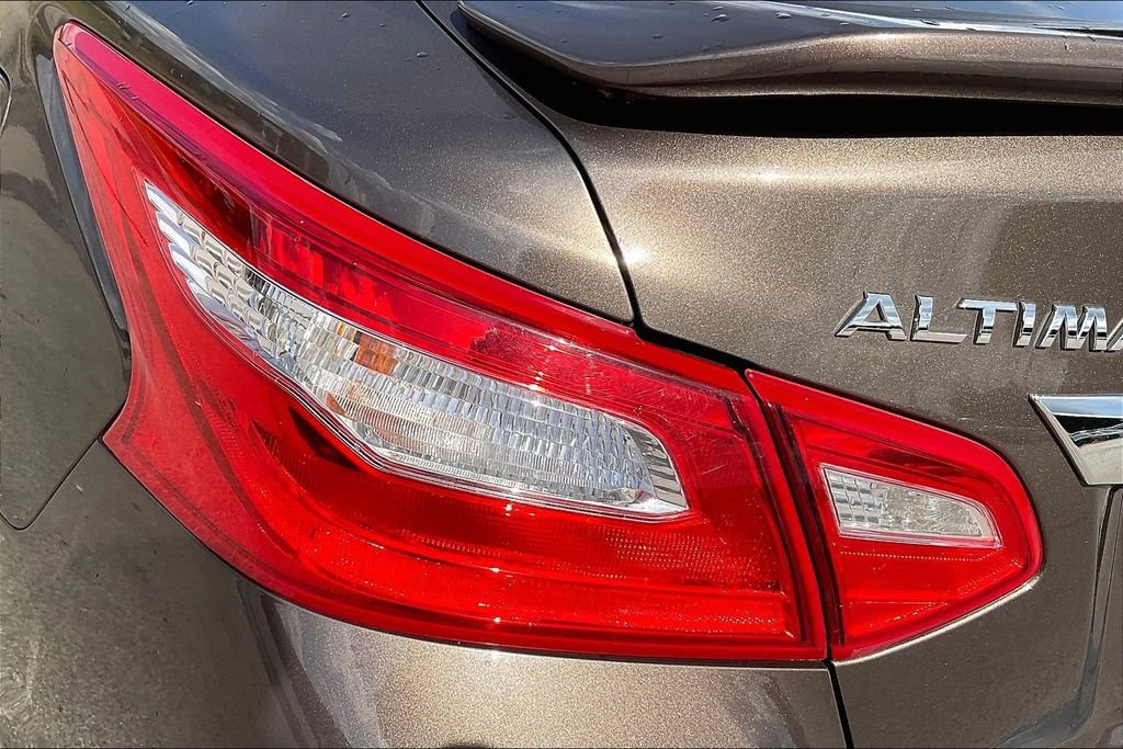 Used 2016 Nissan Altima 2.5 SL w/ 2.5 Technology w/LED Package FWD image 22