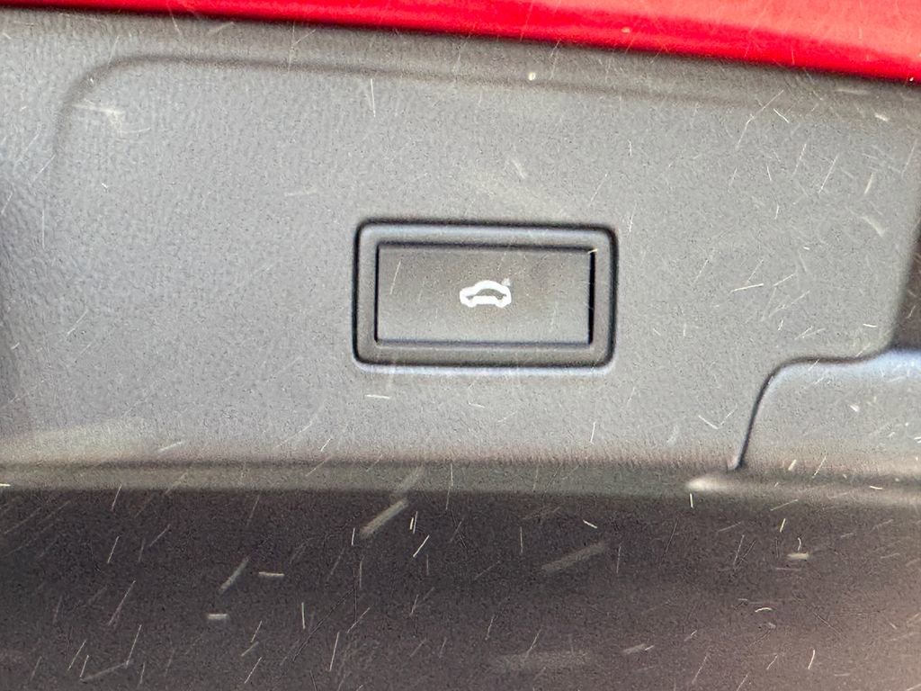 Used 2021 Volkswagen Atlas Cross Sport SEL Premium image 16