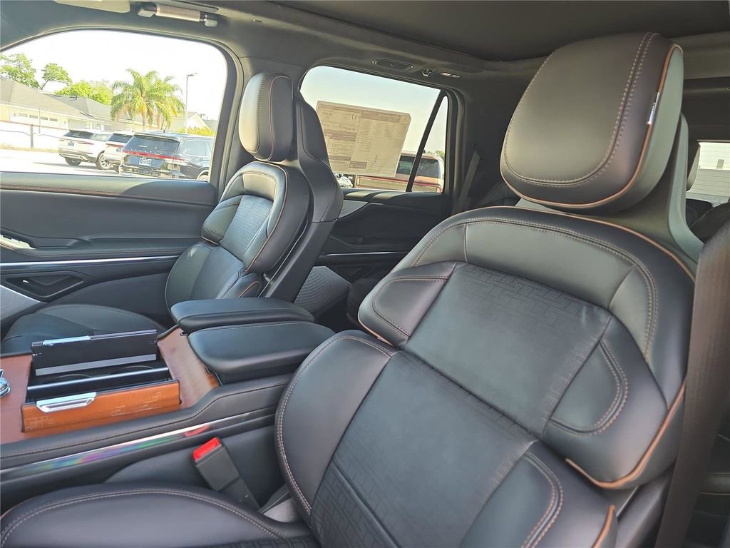 New 2026 Lincoln Navigator Black Label image 15