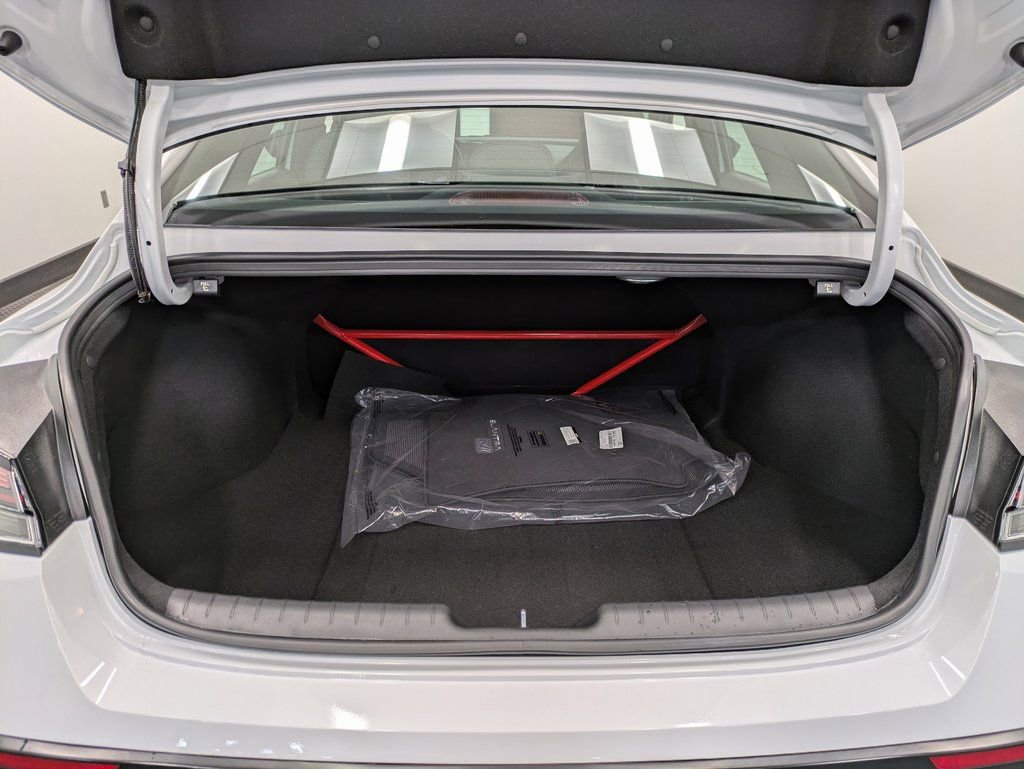 Used 2025 Hyundai Elantra N Base image 24