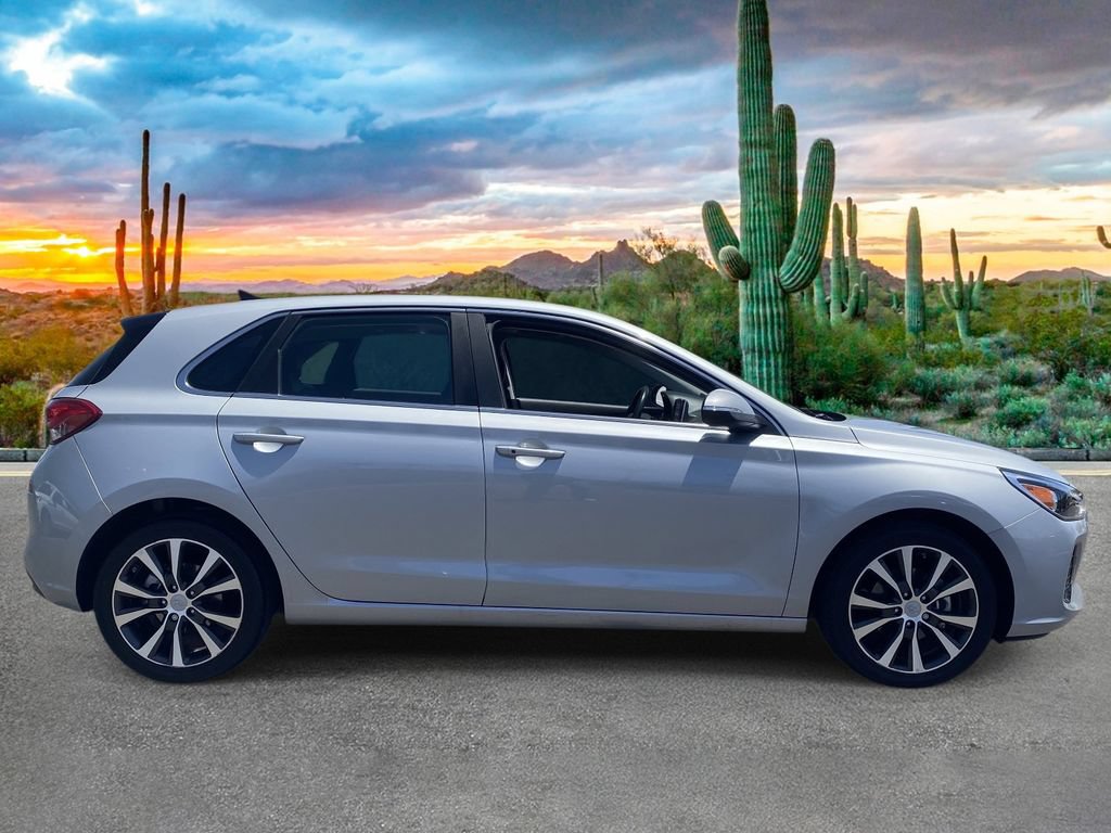 Used 2020 Hyundai Elantra GT w/ Style Package 02 FWD image 2