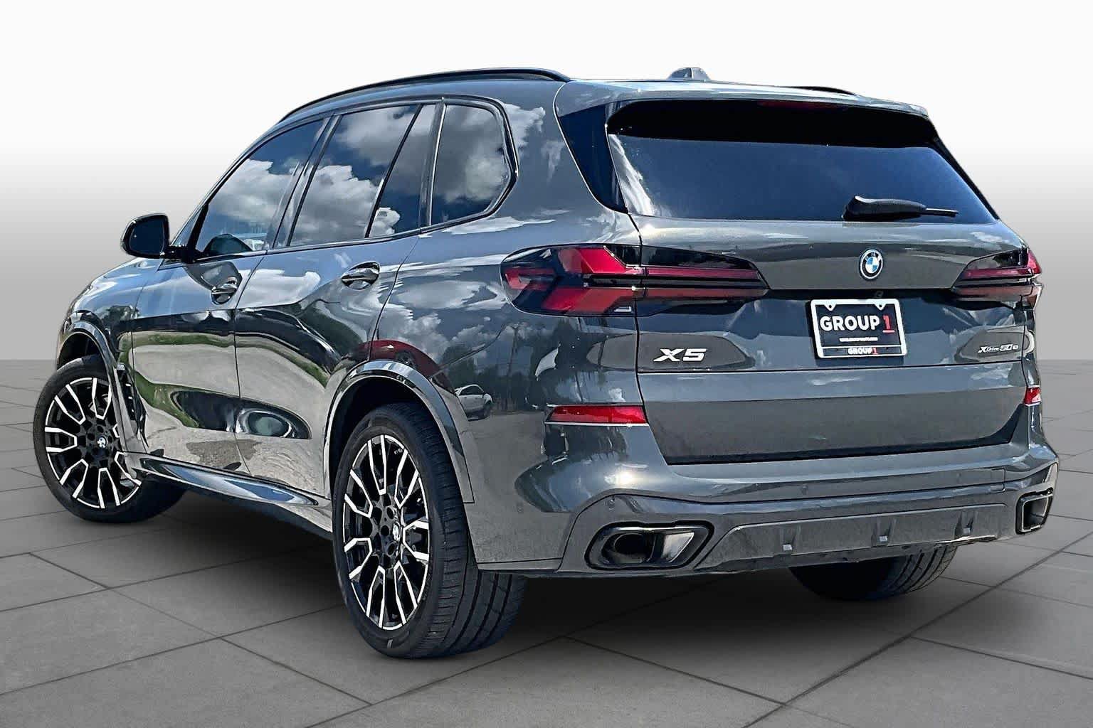 Used 2026 BMW X5 xDrive50e w/ M Sport Package AWD/4WD image 11