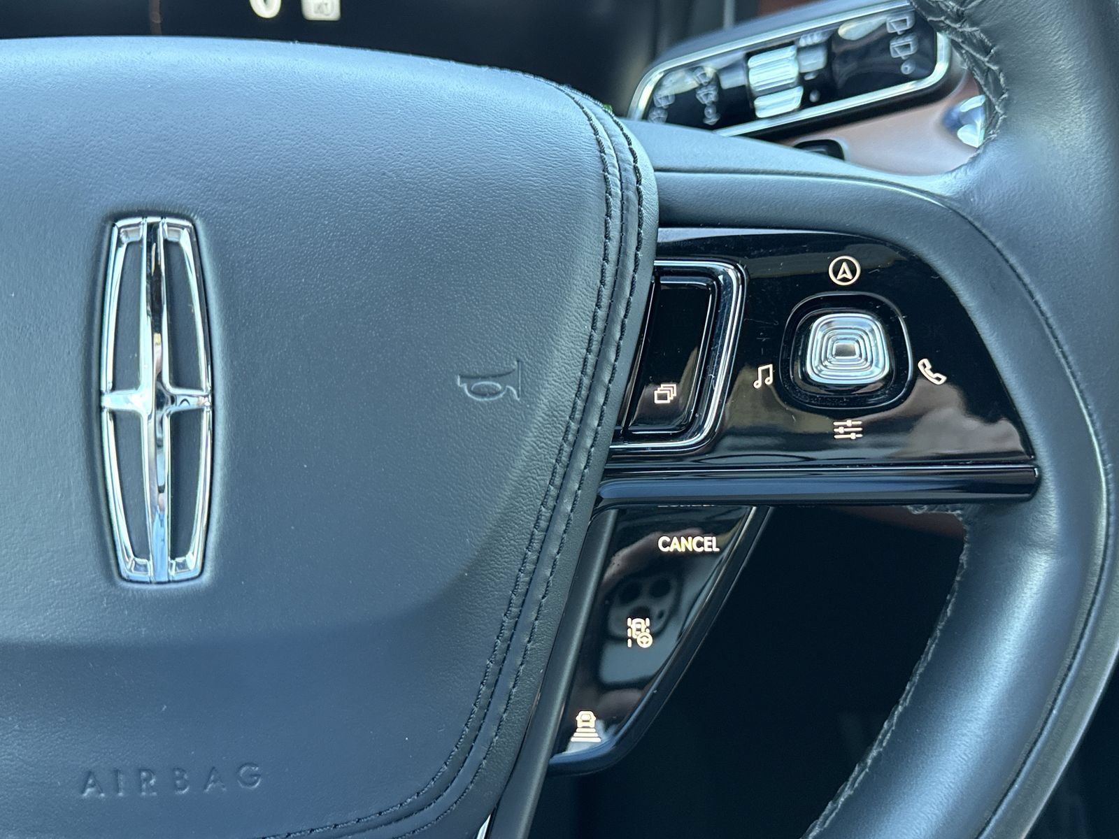 Used 2023 Lincoln Aviator Grand Touring w/ Elements Package Plus AWD/4WD image 19