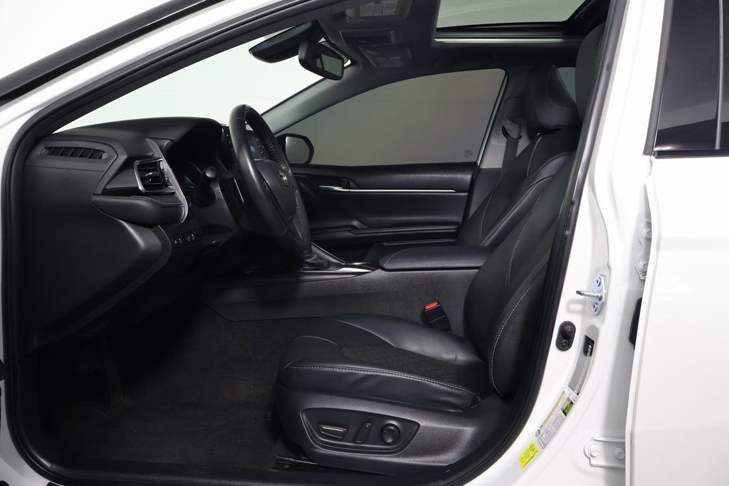 Used 2023 Toyota Camry XSE image 10