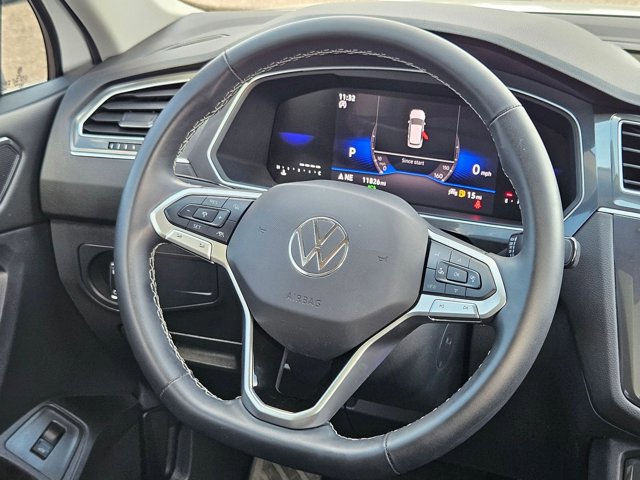 Used 2024 Volkswagen Tiguan SE image 11