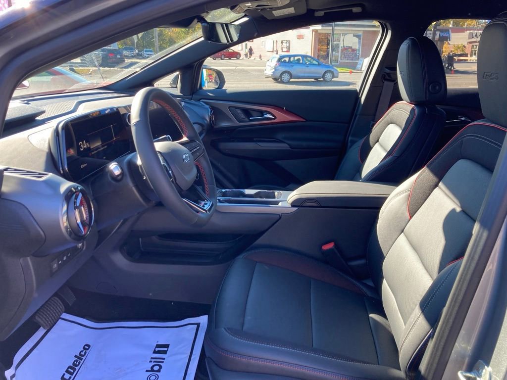 New 2026 Chevrolet Equinox EV RS FWD image 9