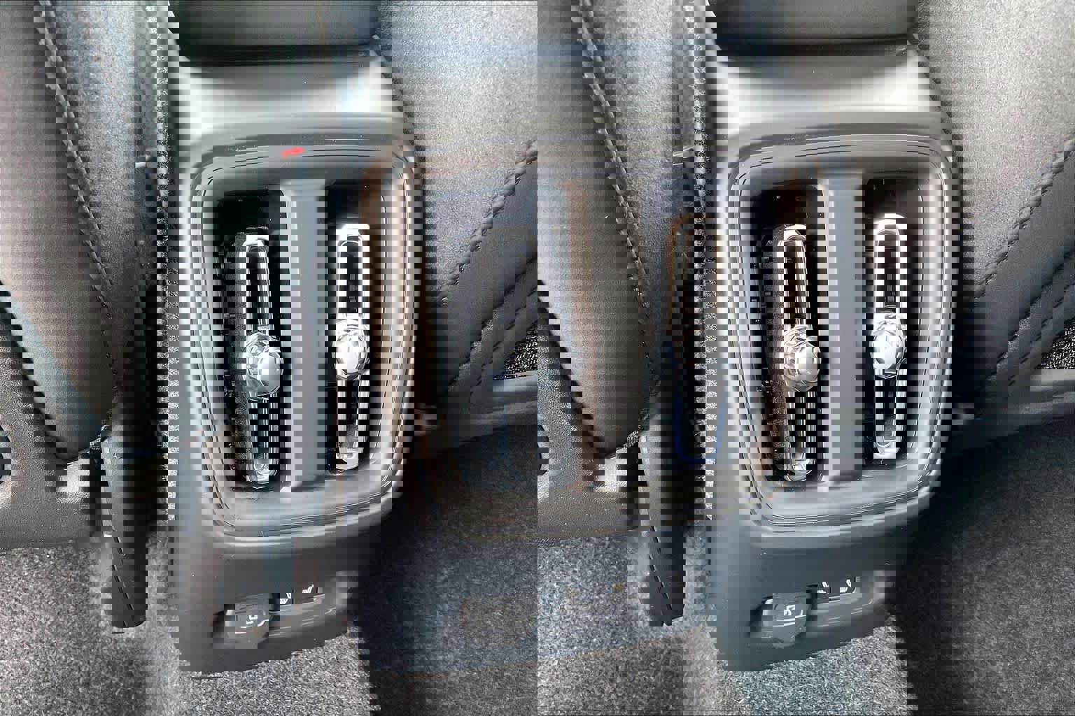 Used 2023 Volvo C40 P8 Recharge Plus w/ Climate Package image 38