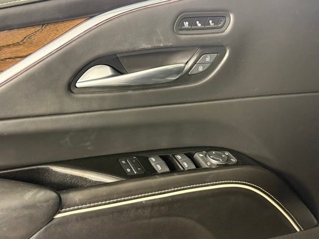 Certified 2021 Cadillac Escalade Premium Luxury Platinum image 12