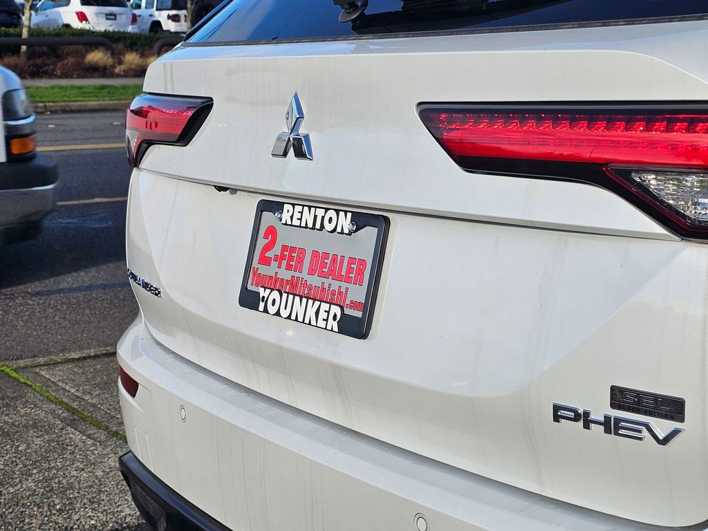 New 2025 Mitsubishi Outlander SEL Black Edition image 9