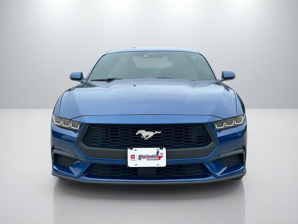 Used 2024 Ford Mustang Coupe RWD image 2