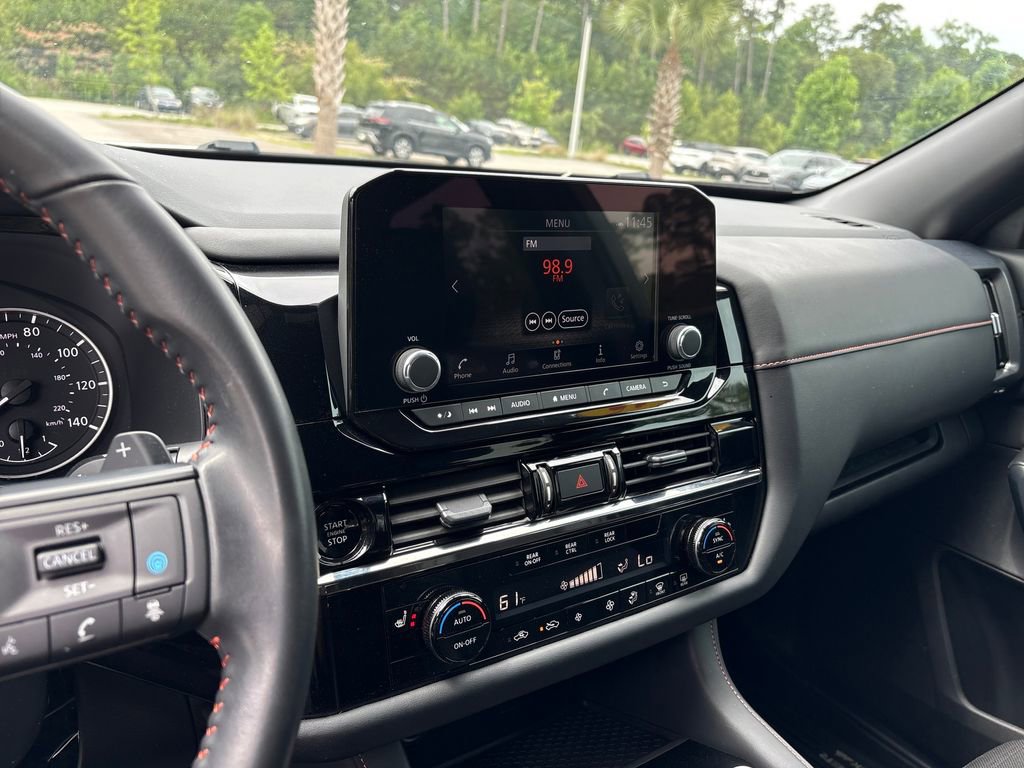 Used 2025 Nissan Pathfinder Rock Creek AWD/4WD image 14