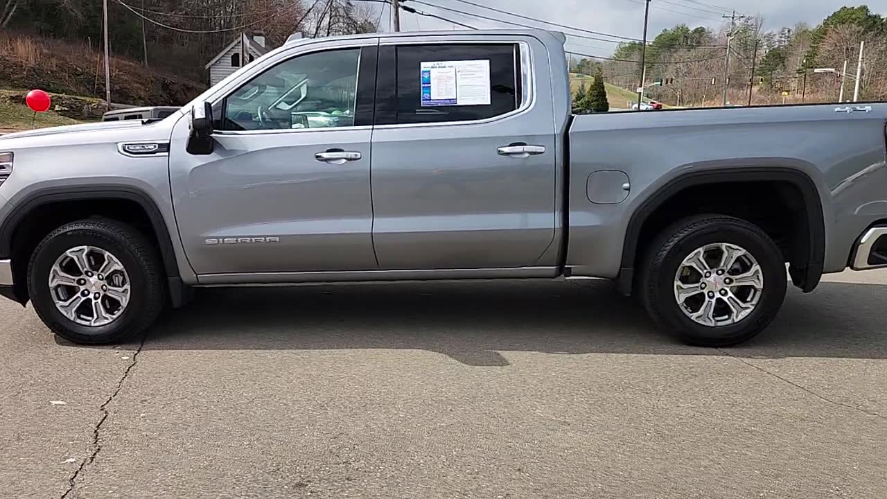 Used 2025 GMC Sierra 1500 SLT image 3