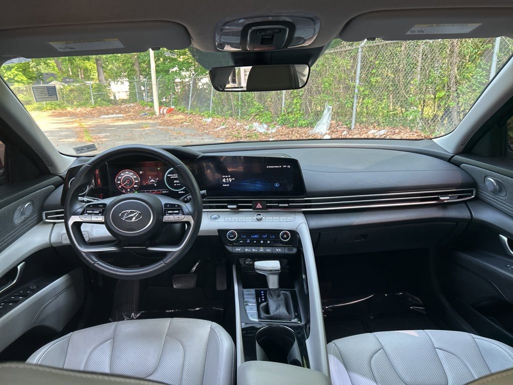 Used 2023 Hyundai Elantra Limited FWD image 27