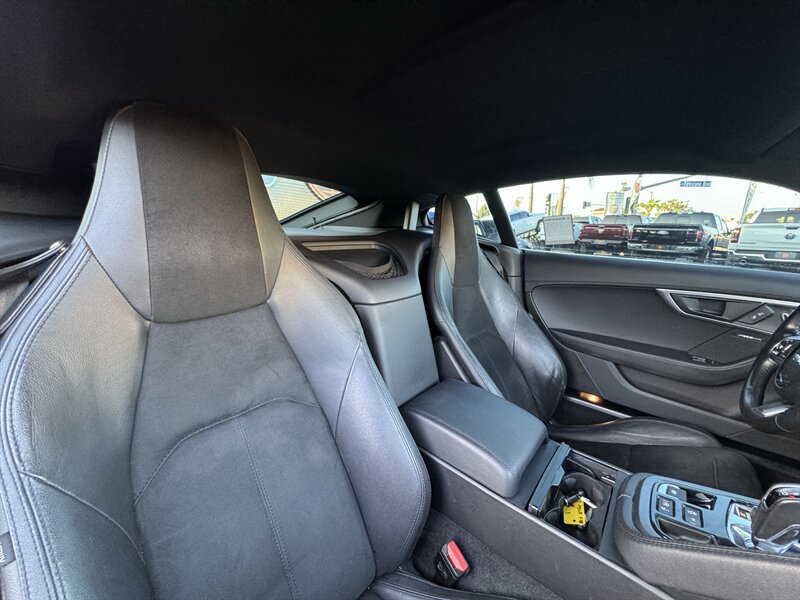 Used 2018 Jaguar F-TYPE Coupe RWD image 38
