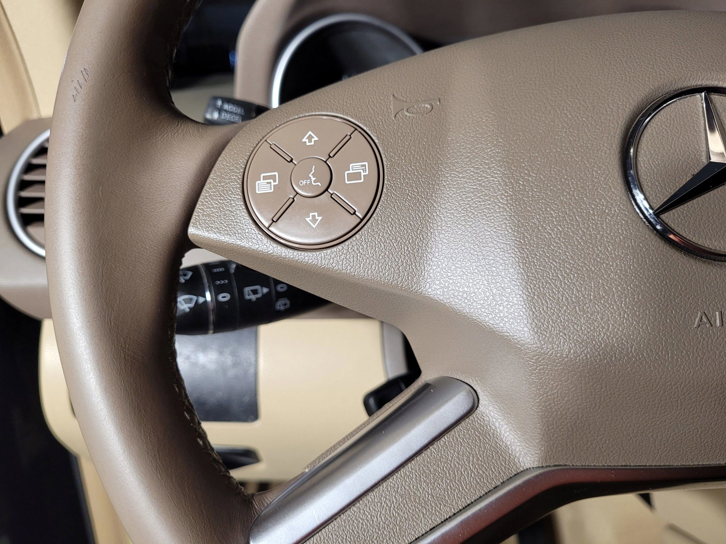 Used 2010 Mercedes-Benz ML 350 2WD image 24